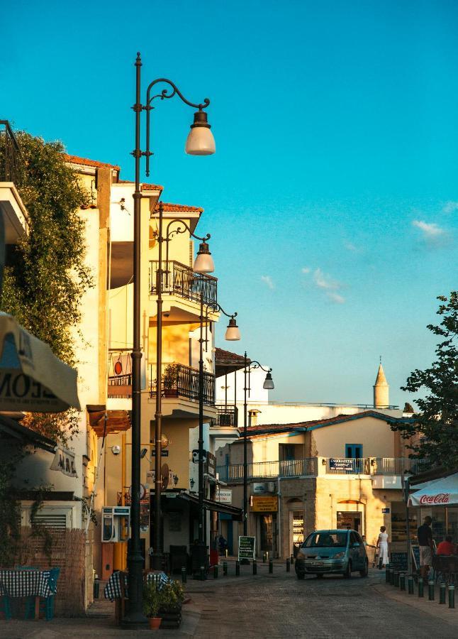 Liv Urban Suites Larnaca Exteriör bild