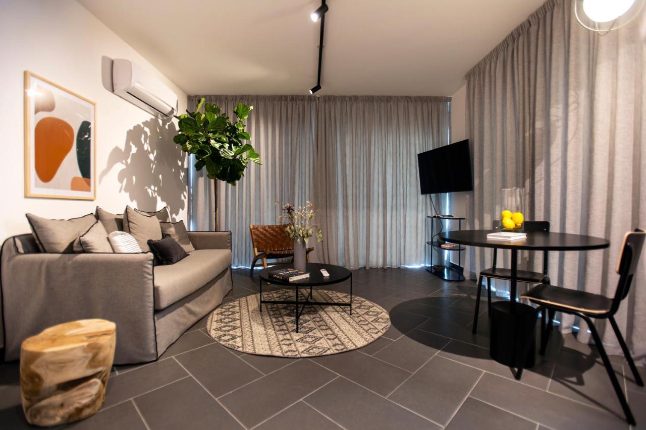 Liv Urban Suites Larnaca Exteriör bild