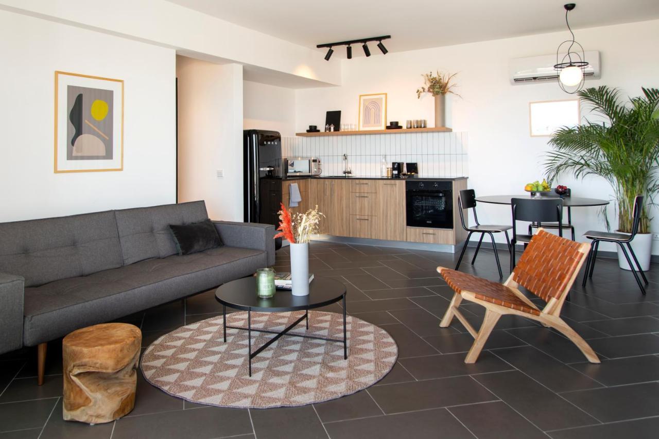 Liv Urban Suites Larnaca Exteriör bild