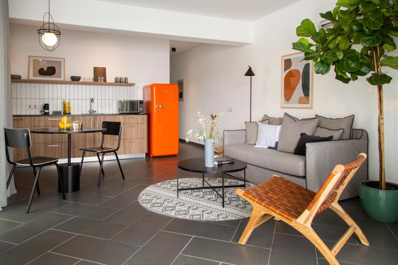 Liv Urban Suites Larnaca Exteriör bild