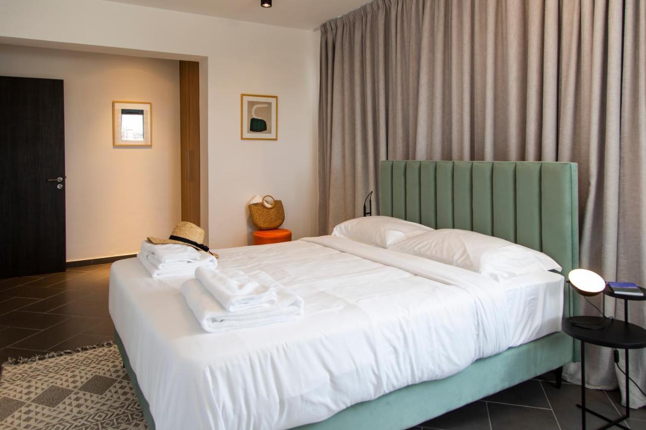 Liv Urban Suites Larnaca Exteriör bild