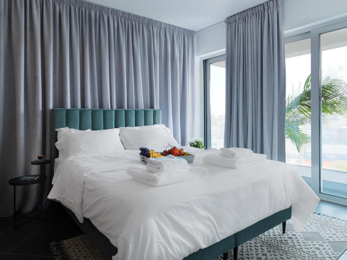 Liv Urban Suites Larnaca Exteriör bild