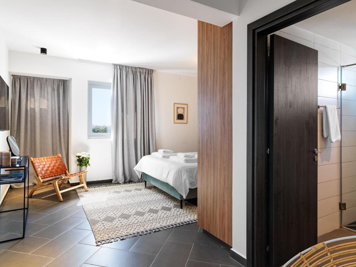 Liv Urban Suites Larnaca Exteriör bild