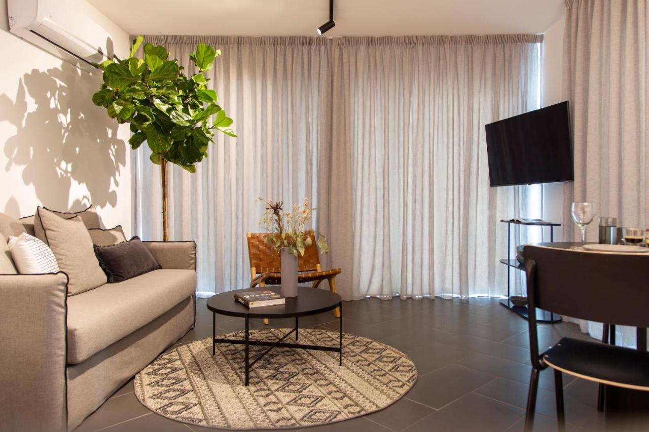 Liv Urban Suites Larnaca Exteriör bild