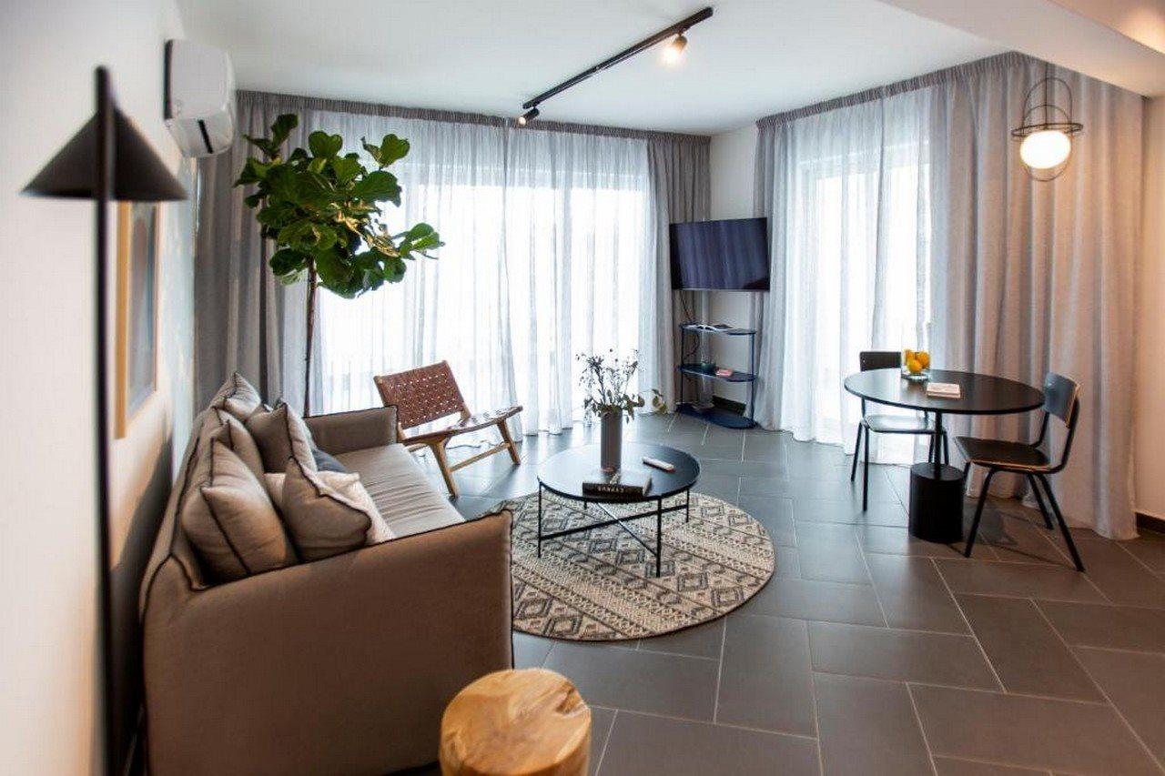 Liv Urban Suites Larnaca Exteriör bild